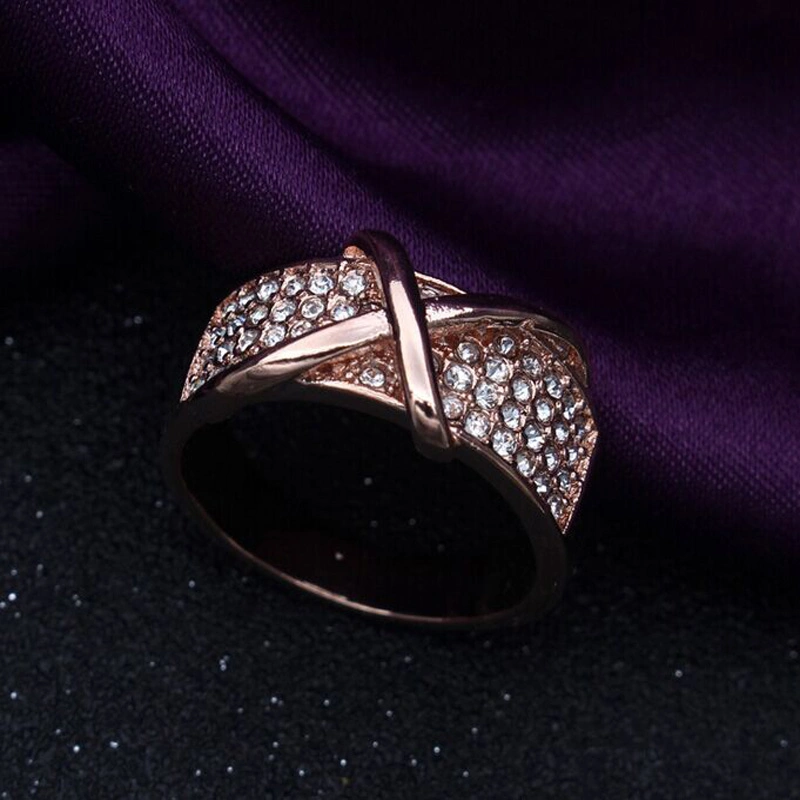 OEM 925 Sterling Silver Fashion Jewelry Finger Ring for Women (CFSVFR007)